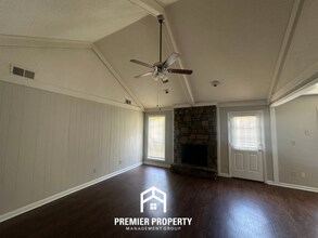 5376 Stardust Dr in Memphis, TN - Building Photo - Building Photo