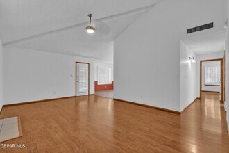 7516 Plaza Taurina Dr in El Paso, TX - Building Photo - Building Photo