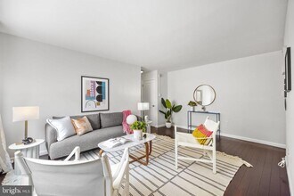 1341 Clifton St NW in Washington, DC - Building Photo - Building Photo
