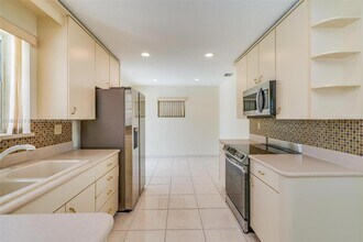 9270 SW 15th St in Miami, FL - Building Photo - Building Photo