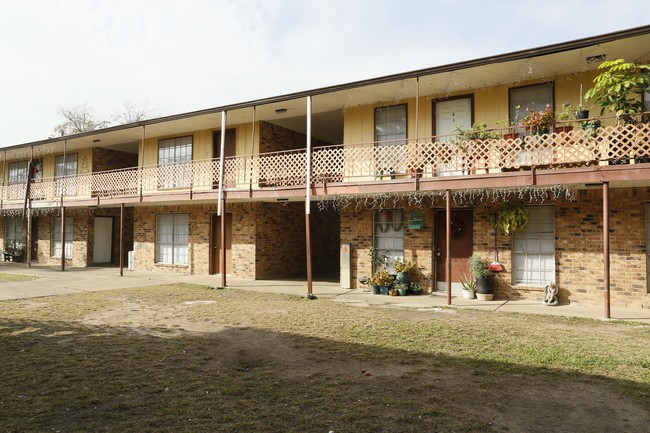 Brockvue Apartments in Houston, TX - Building Photo - Building Photo