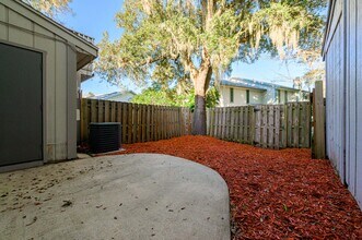 5 Oakwood Park in Ormond Beach, FL - Building Photo - Building Photo
