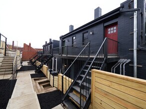 5333 Penn Ave, Unit 201 in Pittsburgh, PA - Building Photo - Building Photo