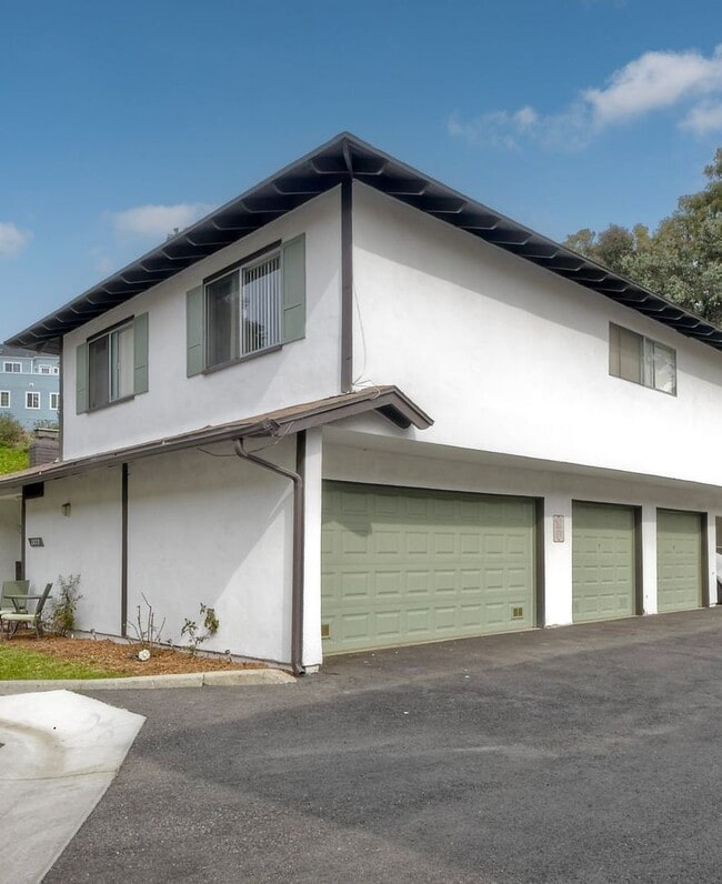 2659 Via Del Prado in Oceanside, CA - Building Photo - Building Photo