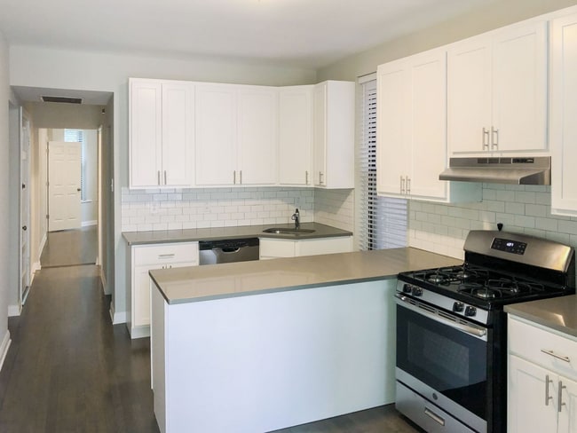 2730 N Wayne Ave, Unit 2