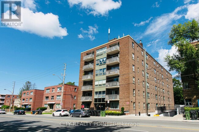 1291-1291 Bayview Ave in Toronto, ON - Building Photo - Building Photo