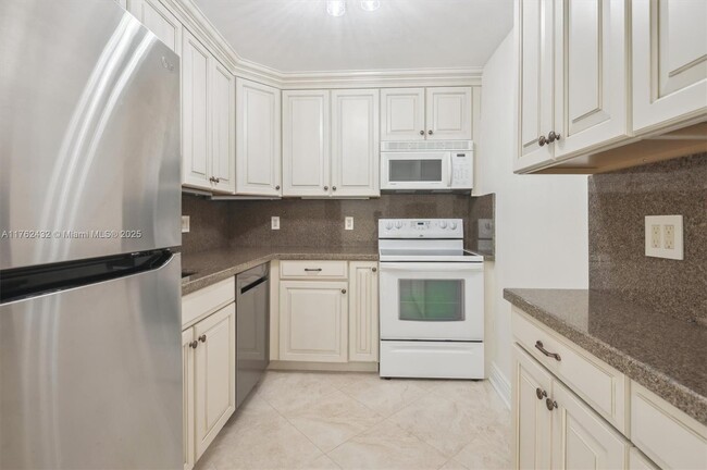 6505 Bay Club Dr in Fort Lauderdale, FL - Building Photo - Building Photo