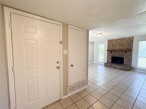 1401 Old Bardwell Rd in Ennis, TX - Building Photo - Building Photo