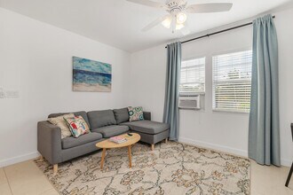 2350 Parker Ave in West Palm Beach, FL - Building Photo - Building Photo