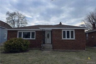 298 Skillen St in Buffalo, NY - Building Photo