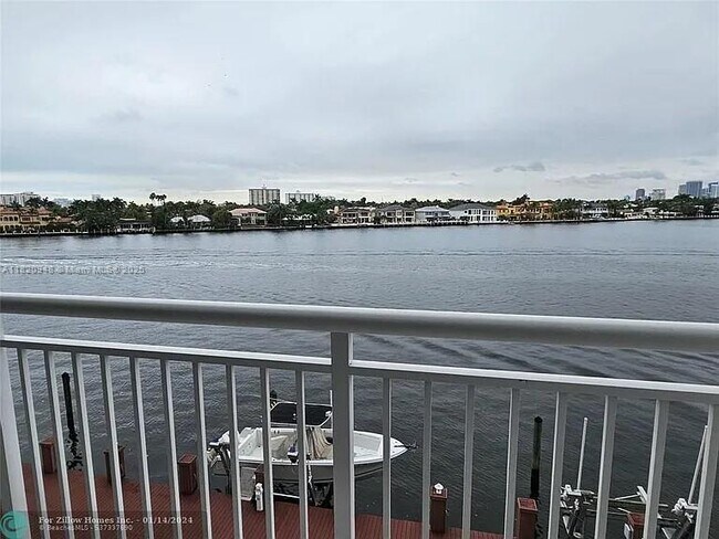 511 Bayshore Dr in Fort Lauderdale, FL - Building Photo - Building Photo