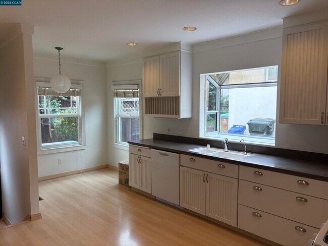 1140 Arreba St in Martinez, CA - Building Photo - Building Photo