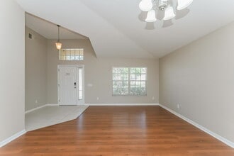 3004 Prairie Iris Dr in Land O Lakes, FL - Foto de edificio - Building Photo