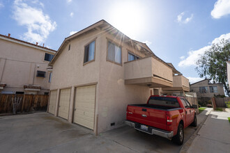 7872 Holt Dr in Huntington Beach, CA - Building Photo - Building Photo