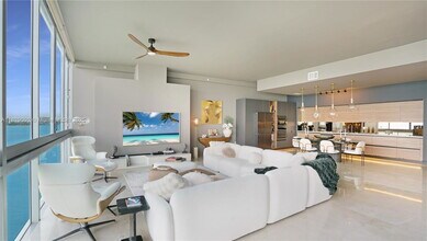 7934 West Dr in North Bay Village, FL - Building Photo - Building Photo