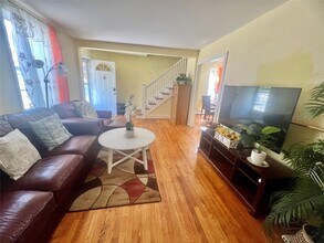 19 Bonnell Pl in Middletown, NY - Building Photo - Building Photo
