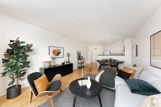 8200 Oceanview Terrace in San Francisco, CA - Building Photo - Building Photo