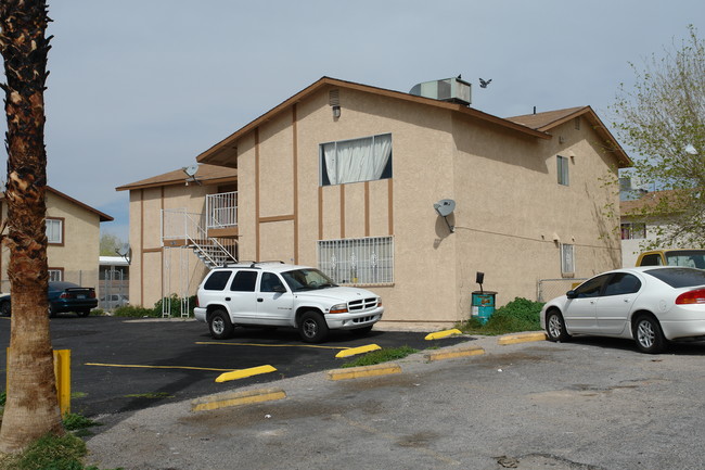 4380 Twin View Cir in Las Vegas, NV - Foto de edificio - Building Photo