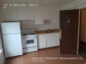 335 SE 80th Ave in Portland, OR - Building Photo - Building Photo