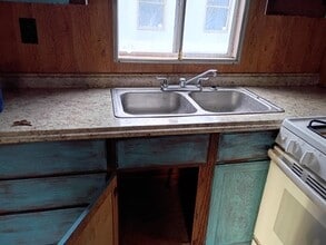 704 N Linn St in Frontenac, KS - Building Photo - Building Photo