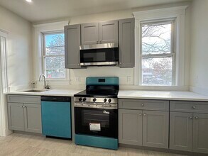 39 Newbury Ave in Quincy, MA - Foto de edificio - Building Photo