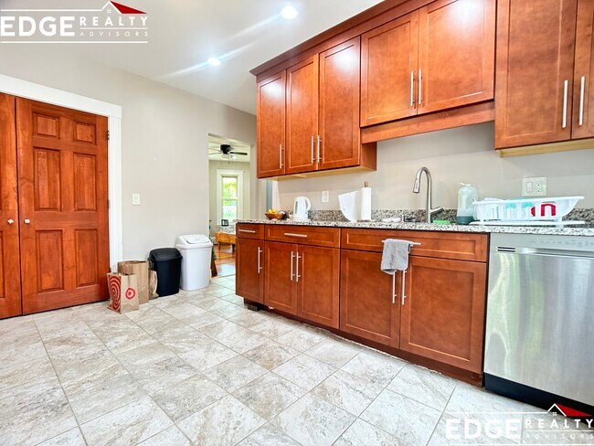 20 Fairbanks St, Unit 1, Unit 1