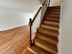 18 Hill Rd, Unit 1 in Belmont, MA - Building Photo - Building Photo