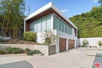 1232 Sunset Plaza Dr in Los Angeles, CA - Building Photo - Building Photo