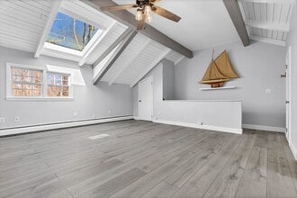15 Sunset Terrace in Essex, CT - Building Photo - Building Photo