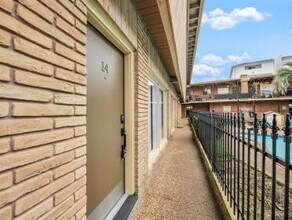 3809 N Braeswood Blvd in Houston, TX - Building Photo - Building Photo