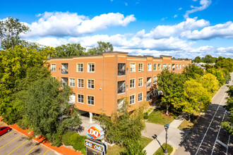 Parkway Commons in St. Paul, MN - Building Photo - Primary Photo