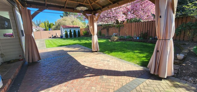 8015 NW 12th Ave in Vancouver, WA - Foto de edificio - Building Photo