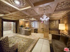 10795 Wilshire Blvd in Los Angeles, CA - Foto de edificio - Building Photo