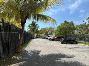 453 SW 2nd St in Miami, FL - Building Photo - Building Photo