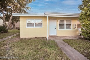 1420 Avocado Ave in Melbourne, FL - Building Photo