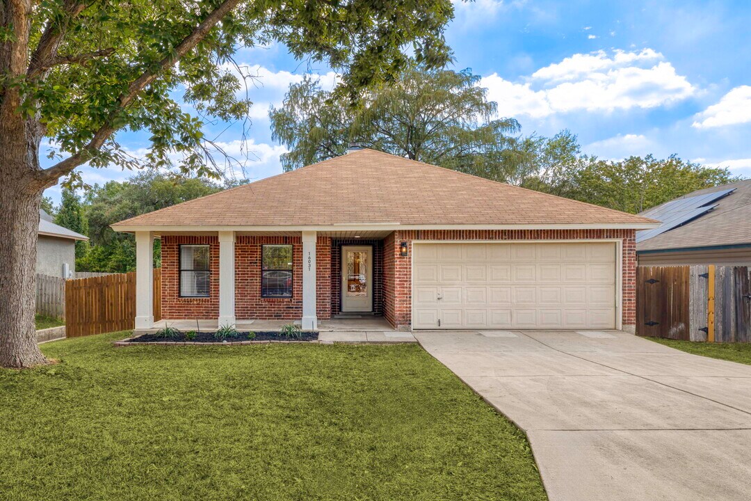 16031 Watering Point Dr in San Antonio, TX - Building Photo