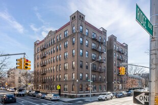 Bay View Court in Brooklyn, NY - Building Photo