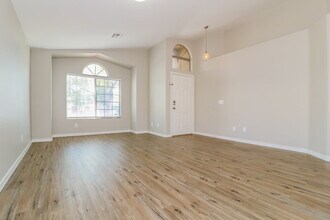 13354 W Saguaro Ln in Surprise, AZ - Building Photo - Building Photo