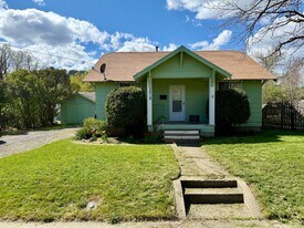 2512 N 2nd St in La Grande, OR - Building Photo