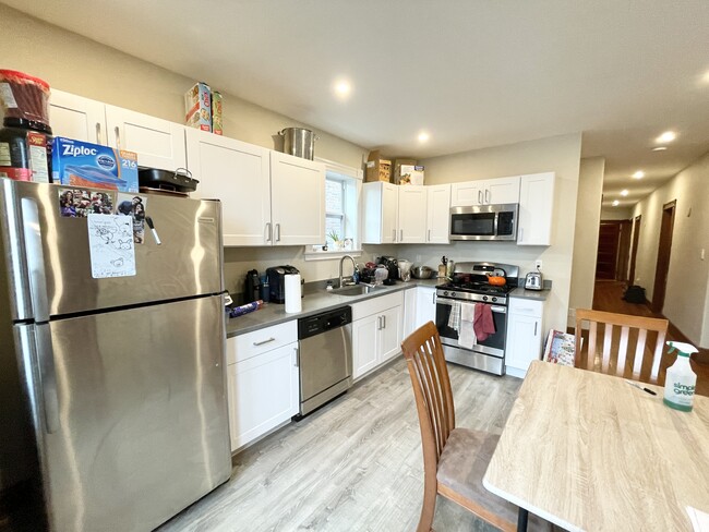 174 Saint Alphonsus St, Unit 3