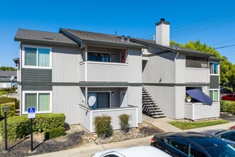 Maple Ridge Apartments in Modesto, CA - Building Photo - Building Photo