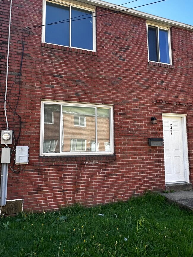 property at 2405 Lincoln Ave