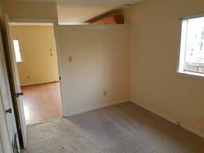 519 Ferguson St, Unit Apt. #6 in Taylor, TX - Building Photo - Building Photo