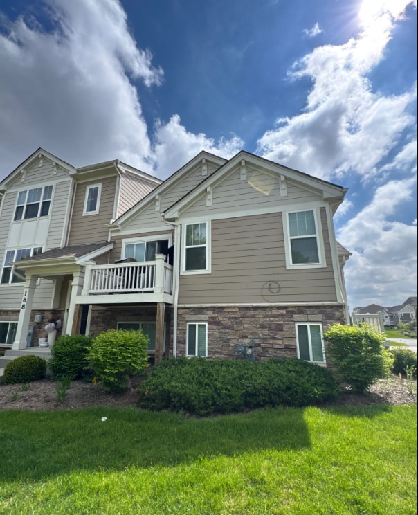 192 Goldenrod Dr in Elgin, IL - Foto de edificio - Building Photo