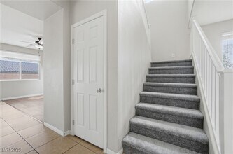 6416 N Setting Moon St in North Las Vegas, NV - Foto de edificio - Building Photo