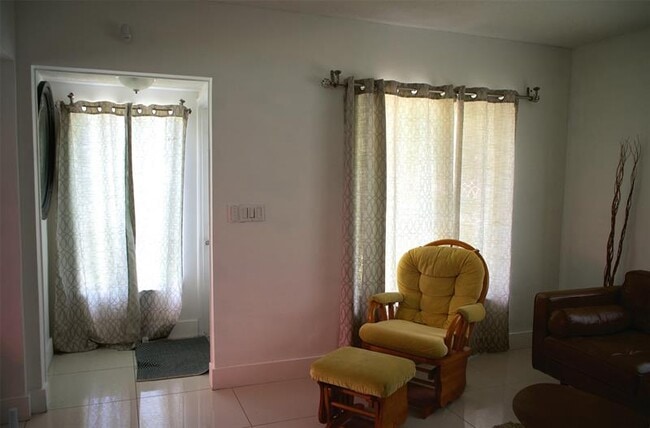 11150 Peachtree Dr in Miami, FL - Building Photo - Building Photo