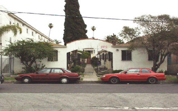 1318 N Serrano Ave in Los Angeles, CA - Building Photo - Building Photo