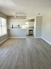 3221 Hirschfield Rd in Spring, TX - Foto de edificio - Building Photo