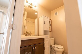 327 3rd St, Unit 7 in Laguna Beach, CA - Foto de edificio - Building Photo