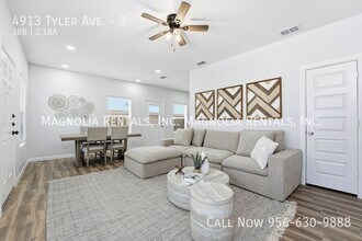 4913 Tyler Ave, Unit 3 in McAllen, TX - Foto de edificio - Building Photo